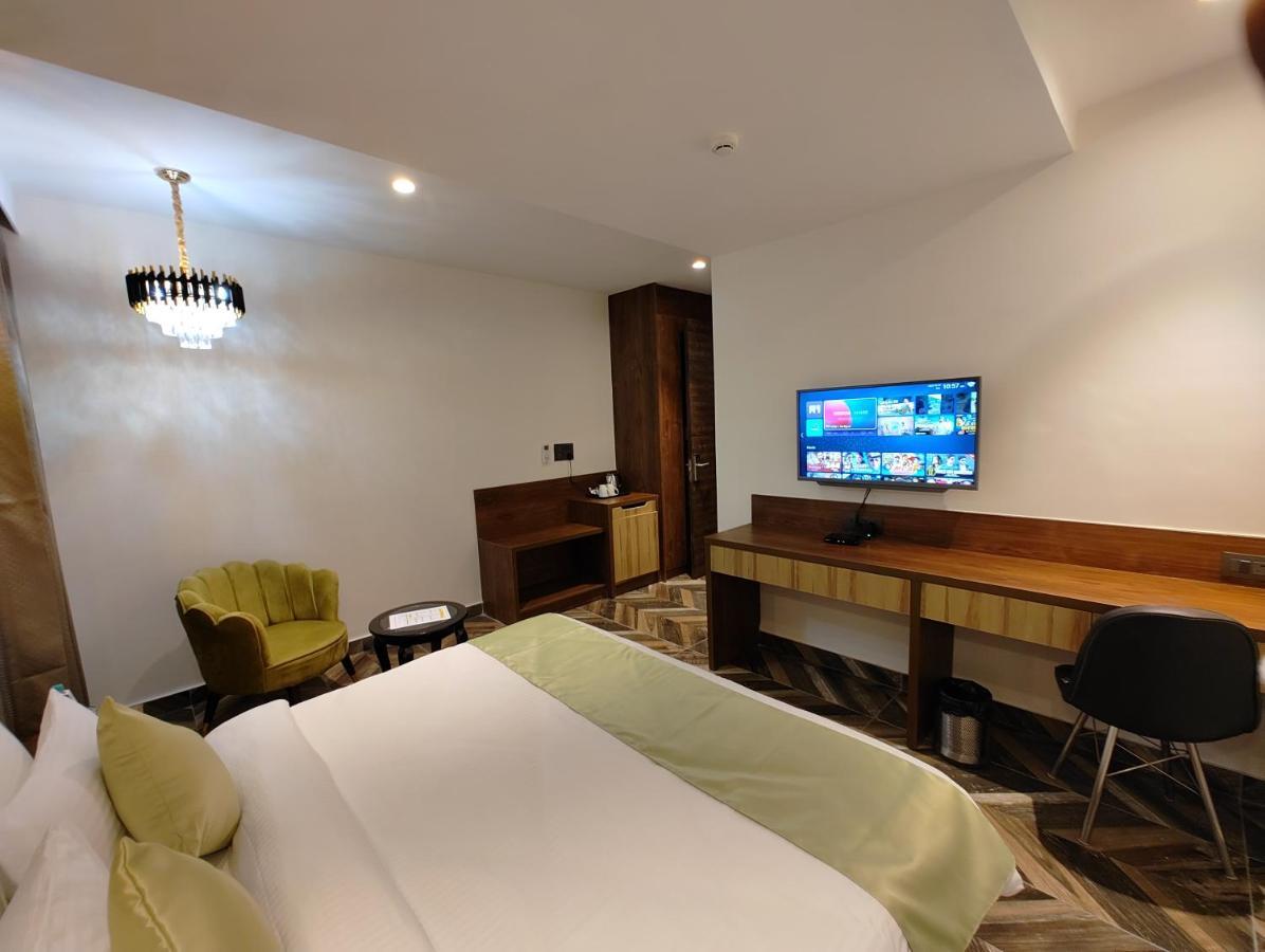 Grand Luxotica By Dls Hotels Dehradun Ngoại thất bức ảnh