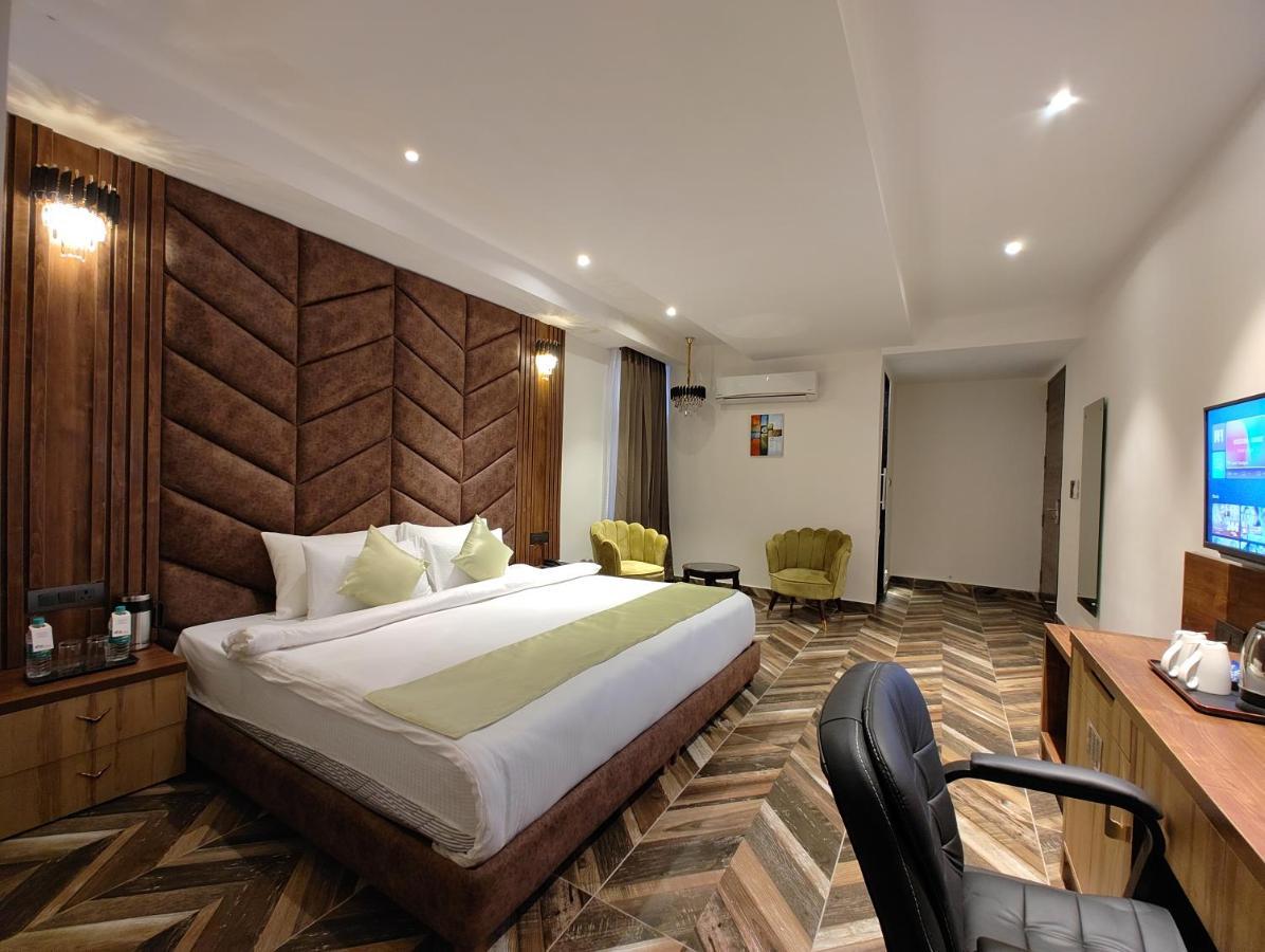 Grand Luxotica By Dls Hotels Dehradun Ngoại thất bức ảnh