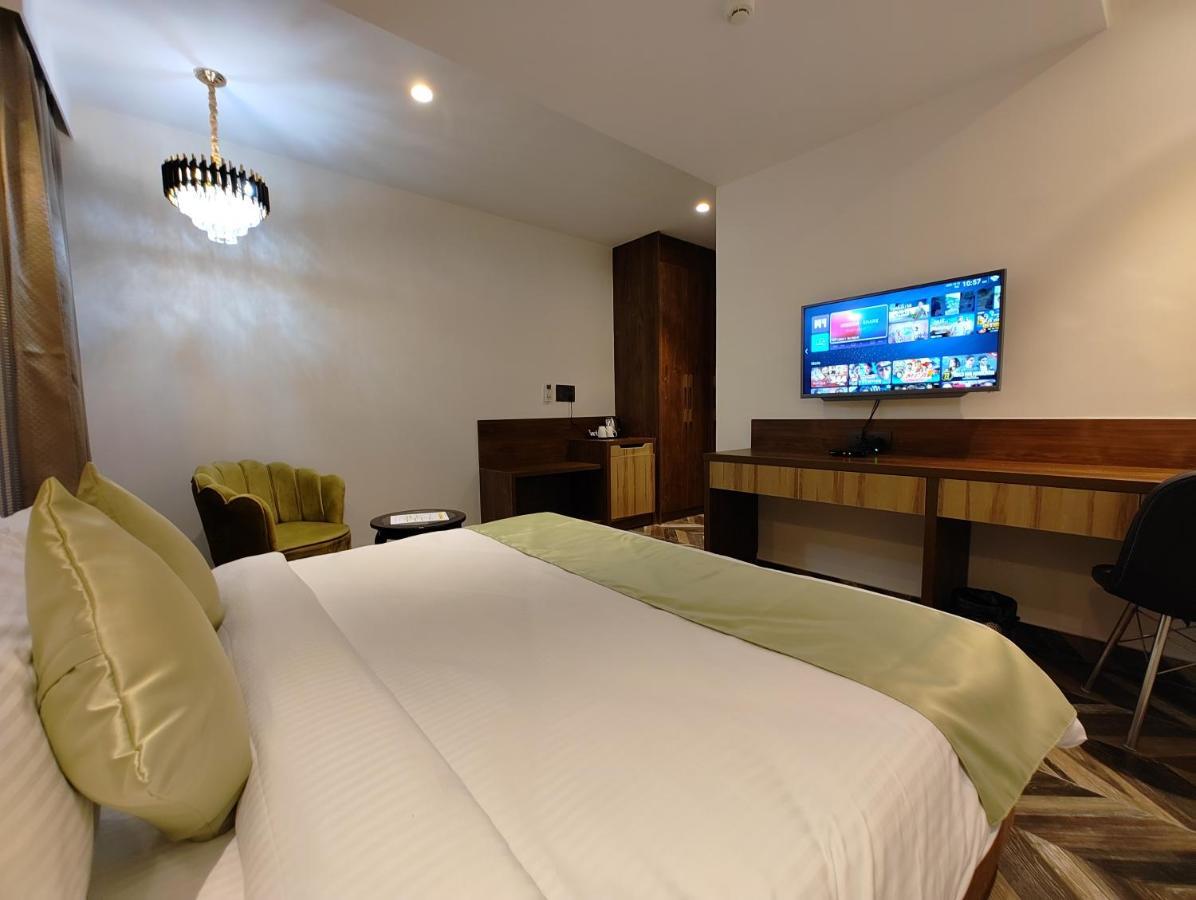 Grand Luxotica By Dls Hotels Dehradun Ngoại thất bức ảnh