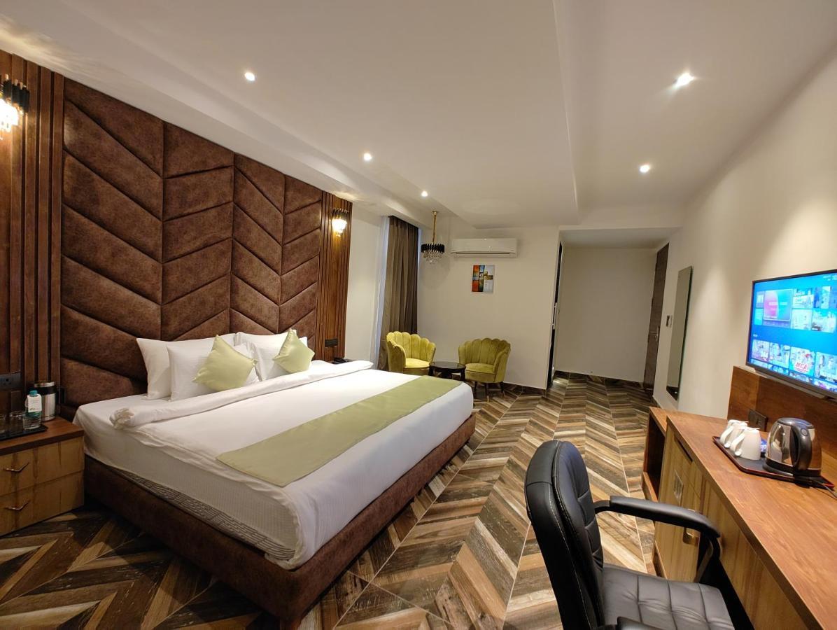 Grand Luxotica By Dls Hotels Dehradun Ngoại thất bức ảnh