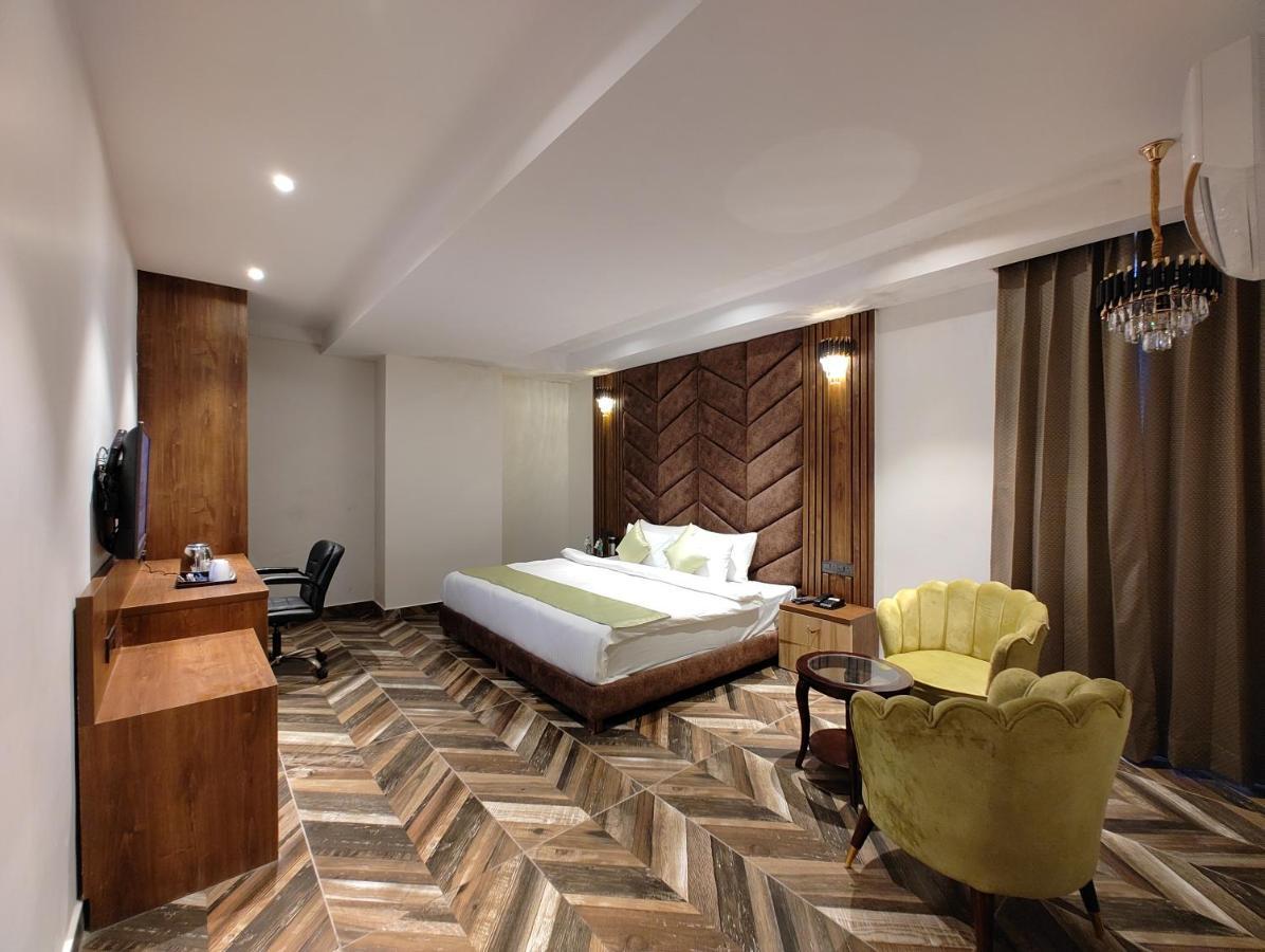 Grand Luxotica By Dls Hotels Dehradun Ngoại thất bức ảnh