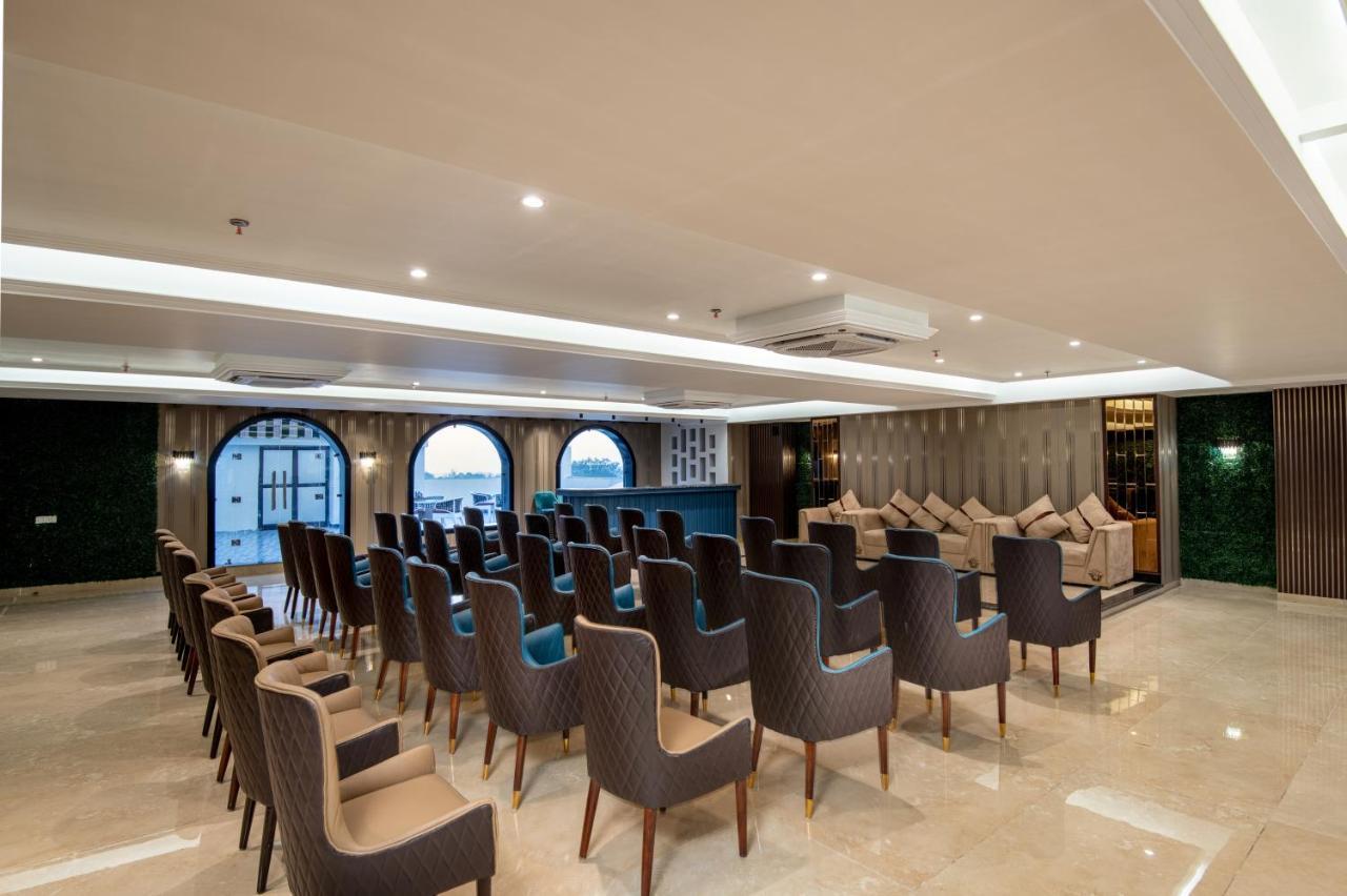 Grand Luxotica By Dls Hotels Dehradun Ngoại thất bức ảnh